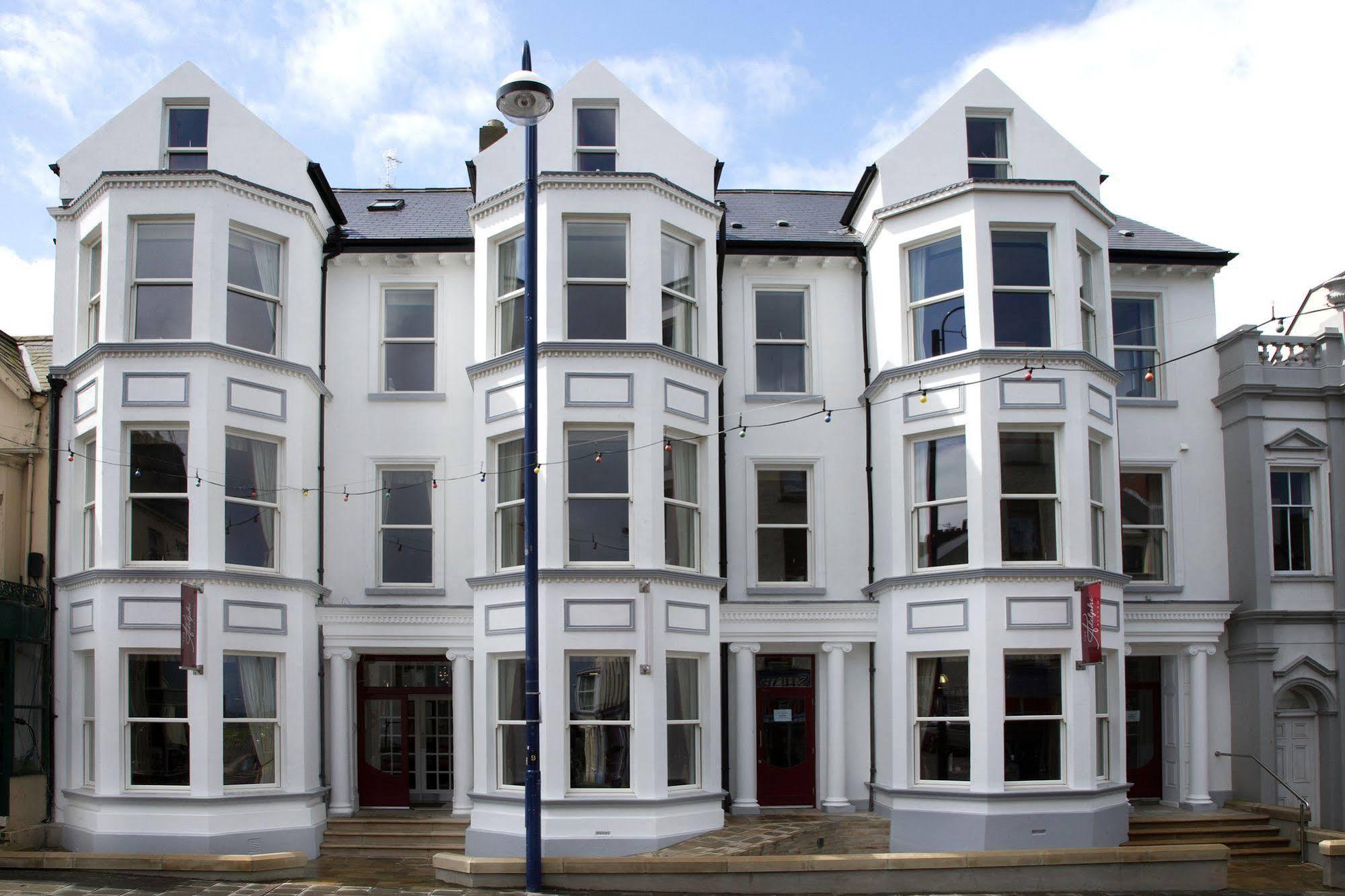 Отель Portrush Adelphi Экстерьер фото The former hotel
