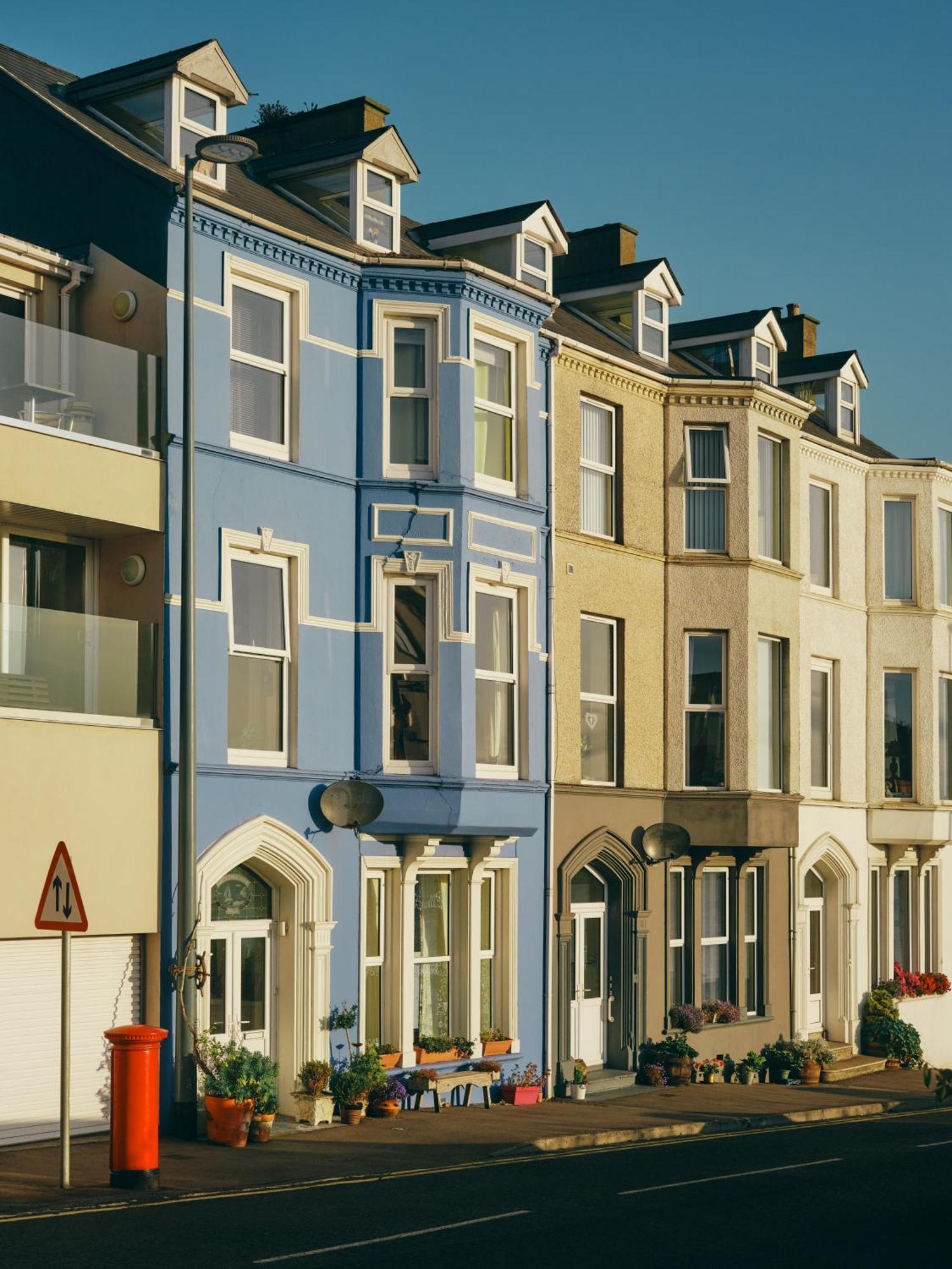 Отель Portrush Adelphi Экстерьер фото