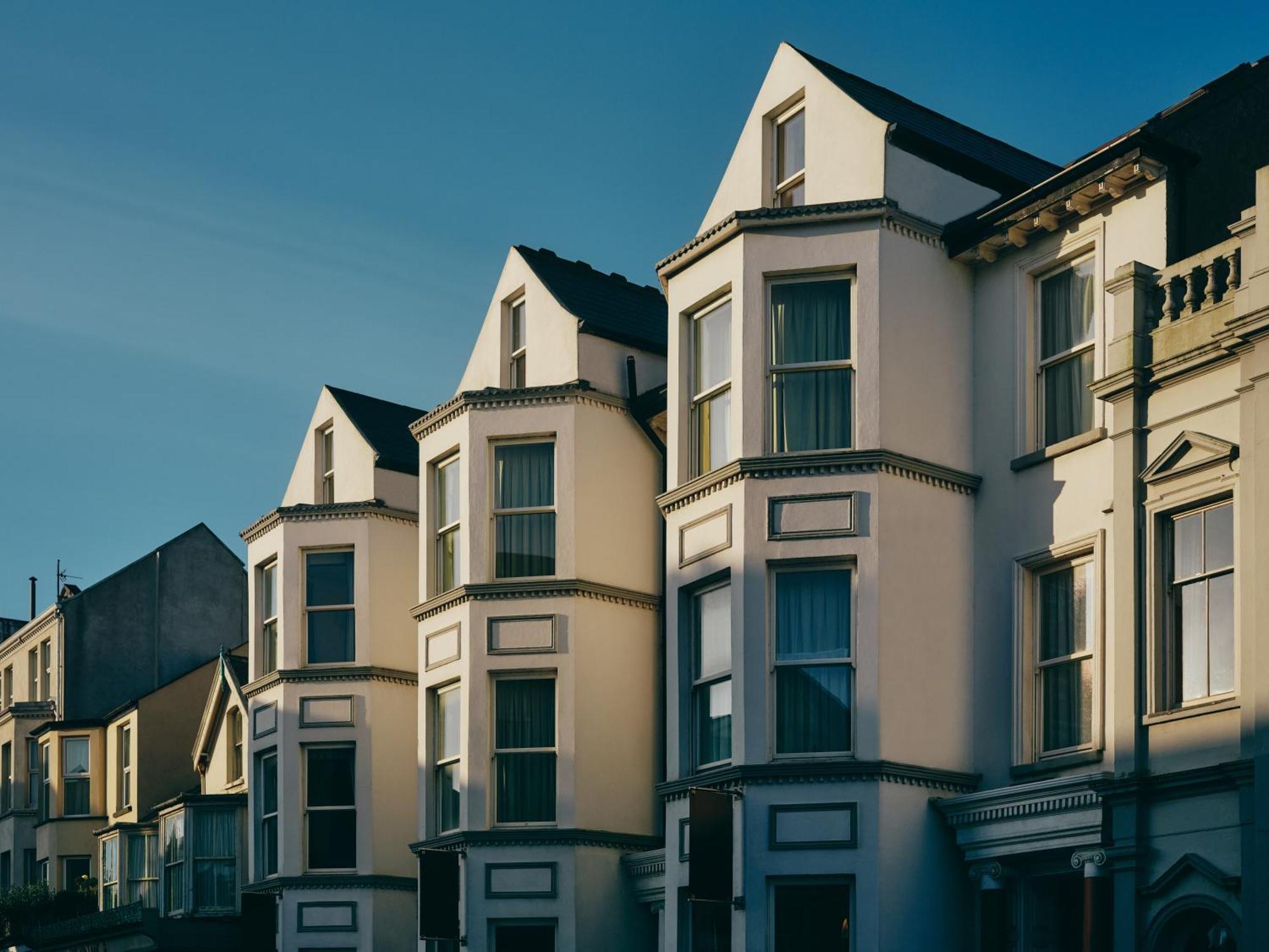 Отель Portrush Adelphi Экстерьер фото