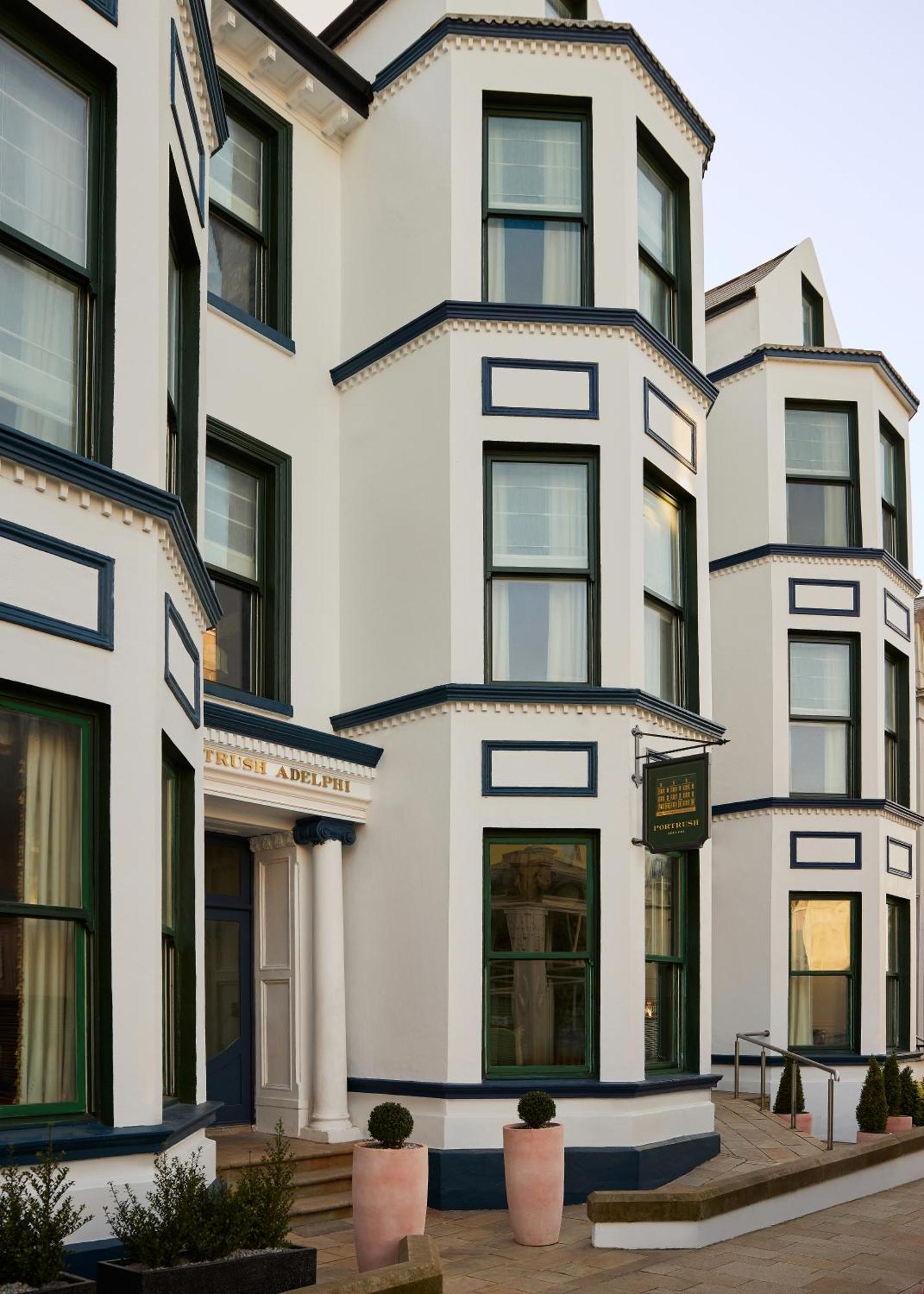 Отель Portrush Adelphi Экстерьер фото