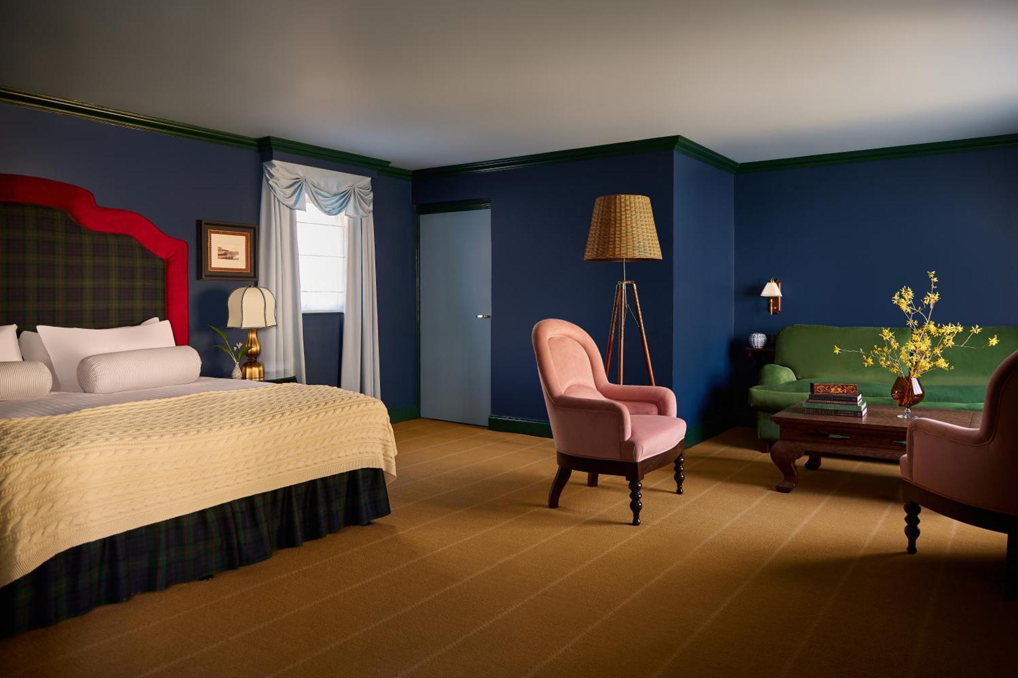 Отель Portrush Adelphi Экстерьер фото